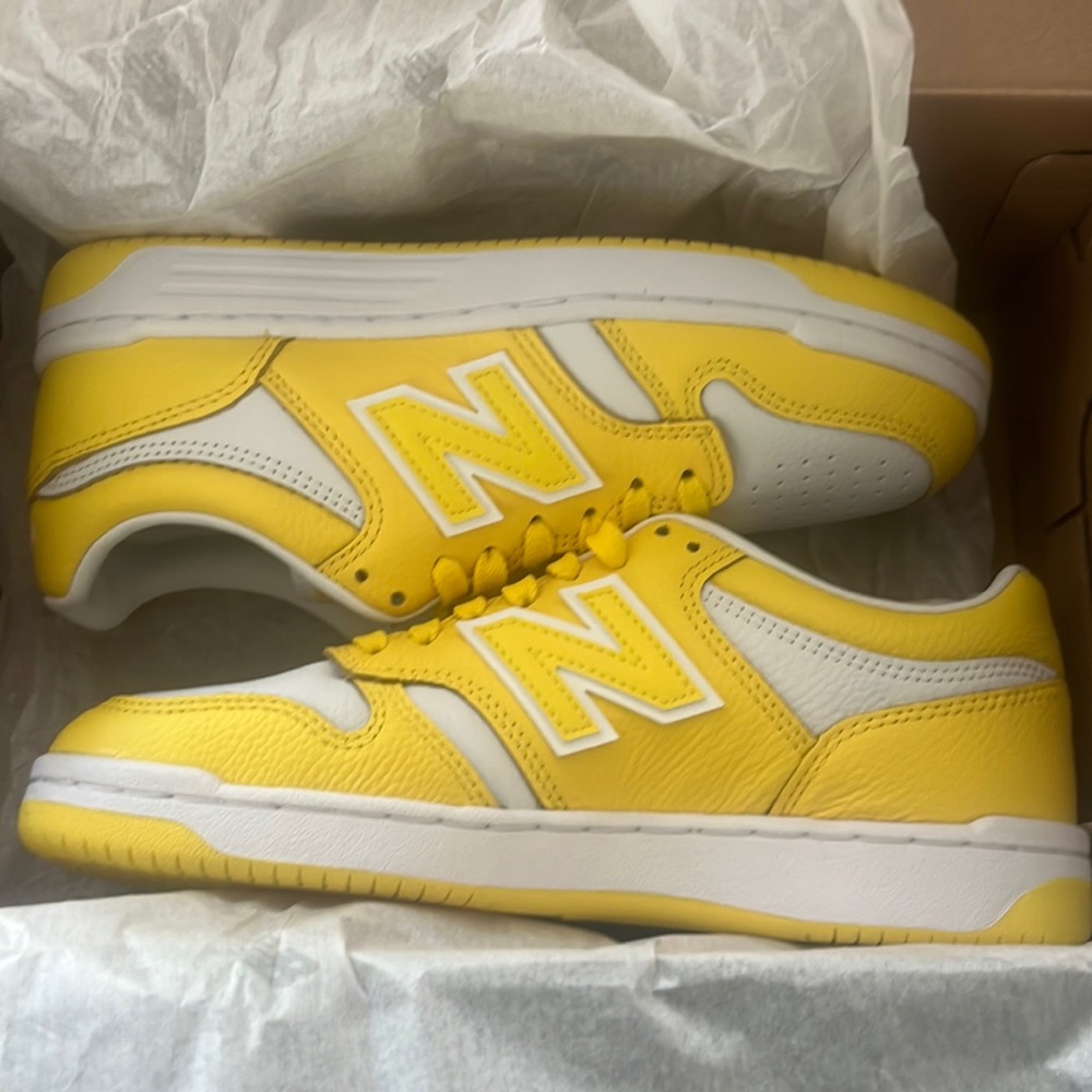 New Balance 480 Yellow and White sneakers (NWT)